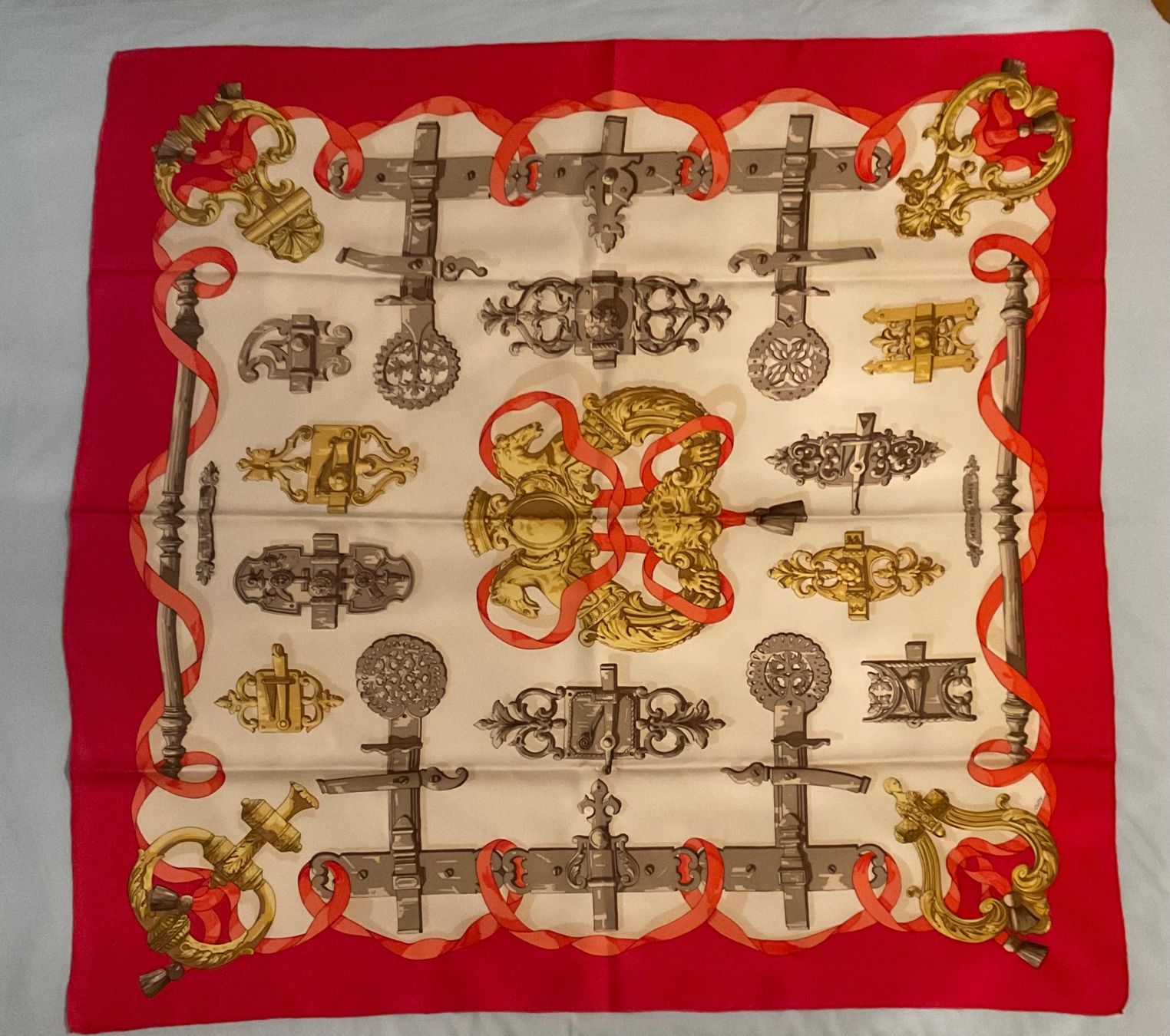 Hermès Foulard & Sciarpe: FOULARD HERMÈS ANNI '70 – Usato da Capolago venduto da mpr_hhh5