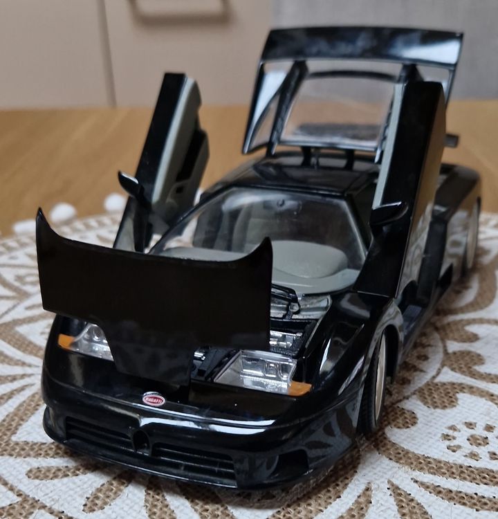 Miniature Burago 1/18 Bugatti EB 110 1991 - Bleu Métal - Occasion