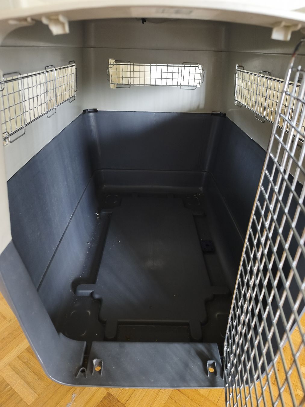 Cages, transport & sécurité: dog transport box  – D'occasion à Zürich par sar_sw5g 2