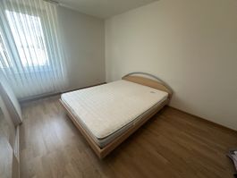 Bett inkl. Matratze und Lattenrost 