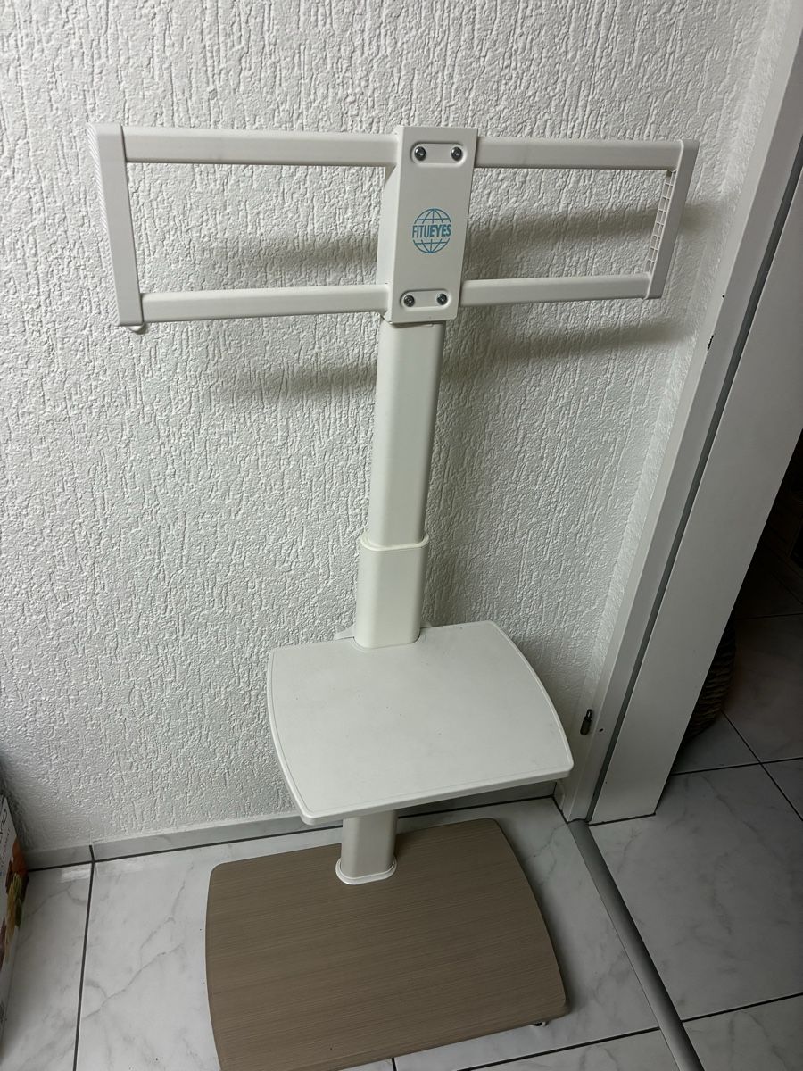 Supporti a parete: Fahrbarer TV Halter auf Rollen – Usato da Freienbach venduto da 20Siena20 1