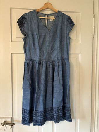 Esprit Sommerkleid in Grösse M mit Stickerei 