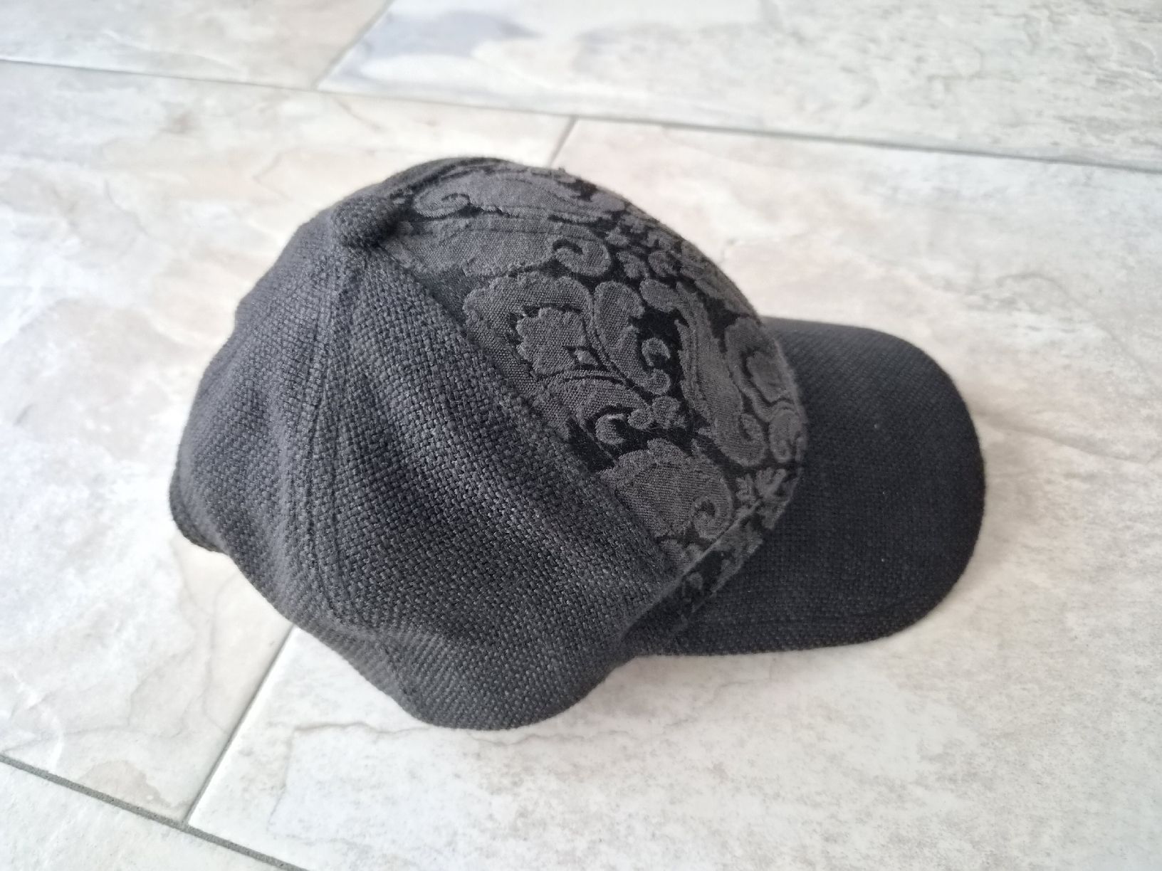 Esprit Chapeaux, bonnets & casquettes: Kappe Esprit, schwarz, bestickt  – D'occasion à Niederrohrdorf par Miripfiri 8