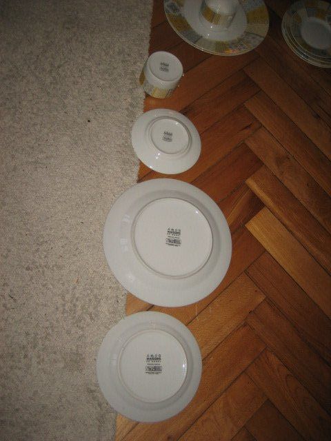 Maisons du monde Set di piatti: Geschirrset Maisons du Monde – Usato da Winterthur venduto da pf02 3