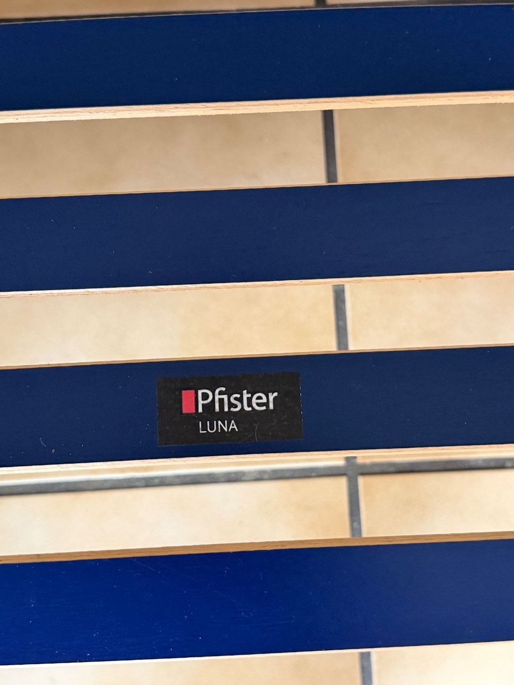 Pfister Betten: Bettgestell inkl. Lattenrost – Gebraucht aus Kriens von 12ergs 2