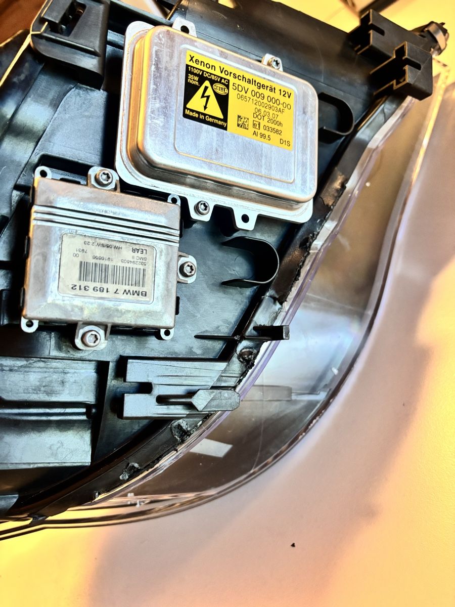 BMW Fari: BMW E60 LCI Scheinwerfer Xenon defekt – Difettoso da Triesen venduto da tobia1288 6
