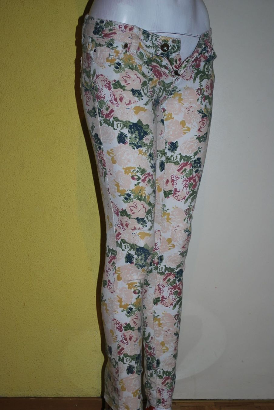 Jeans: FIRST KISS Jeans taille / Grosse XS – Usato da Cossonay-ville venduto da Super-Price-Quality 2