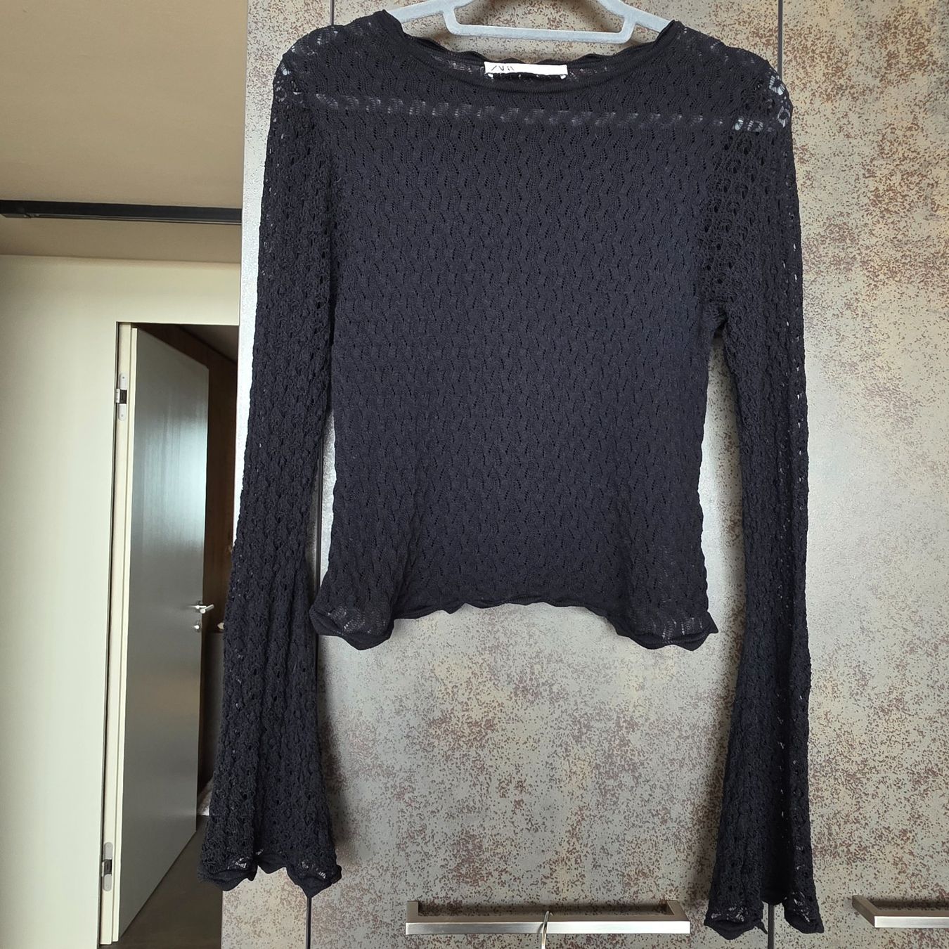 Zara Pullover & Sweatshirts: 🐸 ZARA SPITZENPULLOVER TOP M SCHWARZ VISKOSE – Neu (gemäss Beschreibung) aus Môtier (Vully) von Frogs