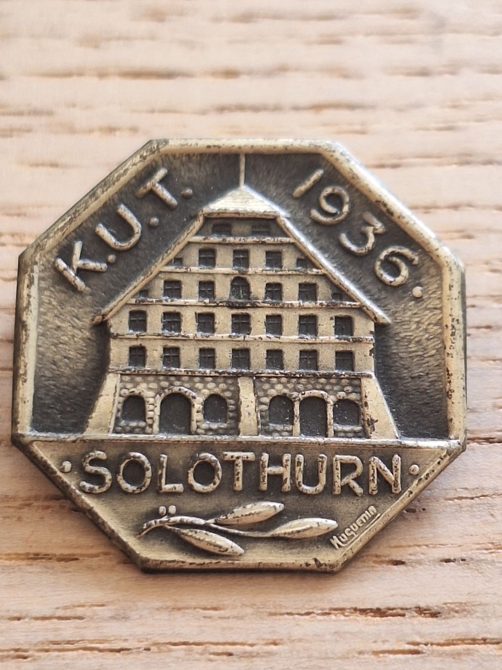 Spille & Fermagli: K.U.T. Solothurn 1936 Abzeichen guter Zustand – Usato da Schaffhausen venduto da RicardoSchaffhausen