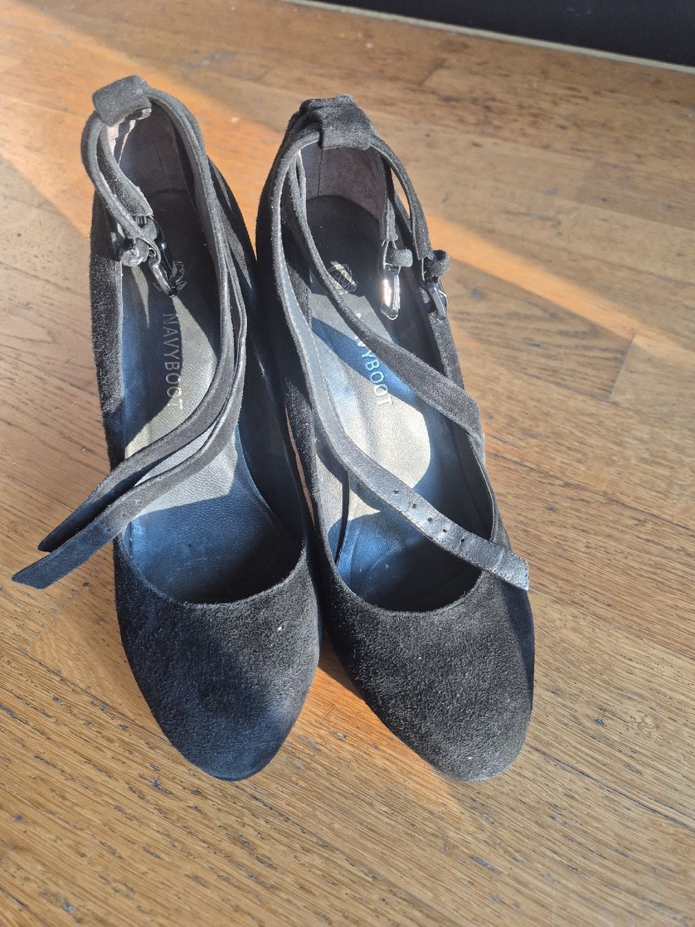 Navyboot Chaussures femmes: Navyboot high heels – D'occasion à Schlieren par Violent01