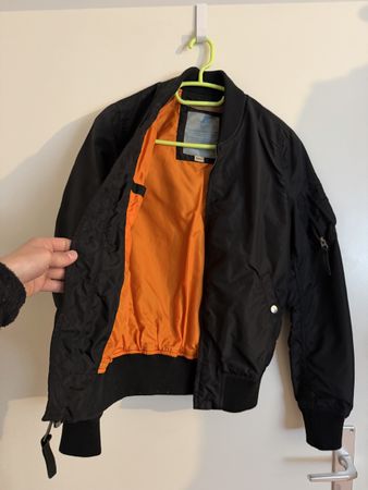 Alpha Industries Bomberjacke schwarz Grösse SMALL gebraucht