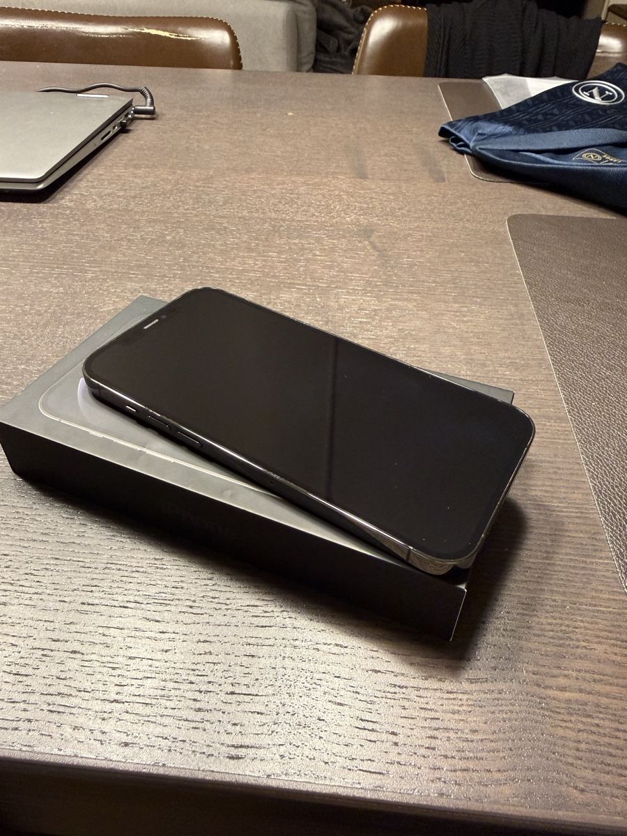 Apple Handys / Smartphones: iPhone 12 Pro Max Graphite 128GB - TOP Zustand – Gebraucht aus Zürich von DonNotorious29 2