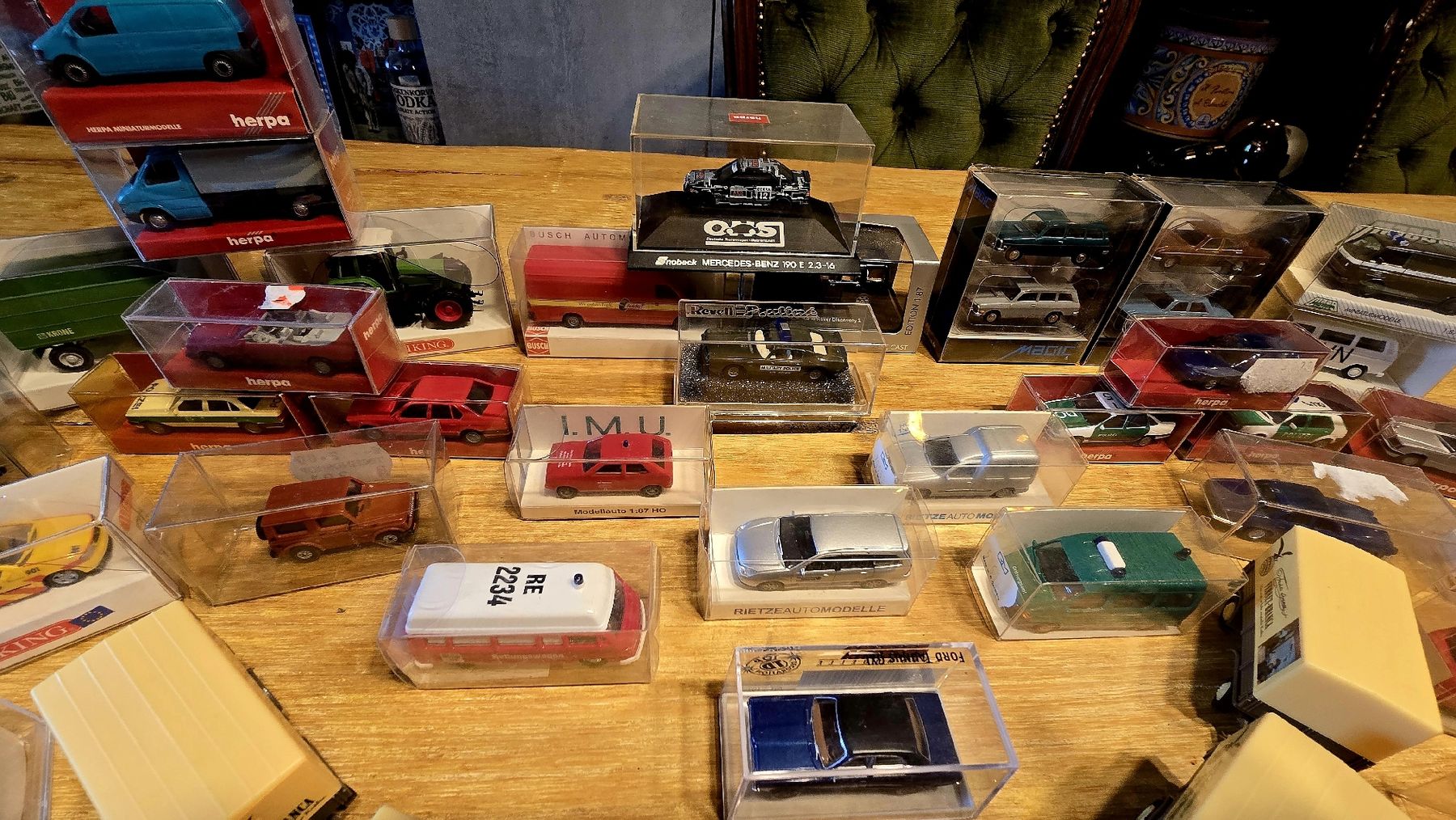 Modellini d'auto: Konvolut Modellautos 1:87   – Nuovo e nell'imballaggio originale da hinwil venduto da Perlinchi 2