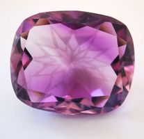 améthyste violette 27.96 carats