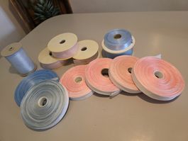 GESCHENKBÄNDER verschiedene Farben und Grössen Konvolut