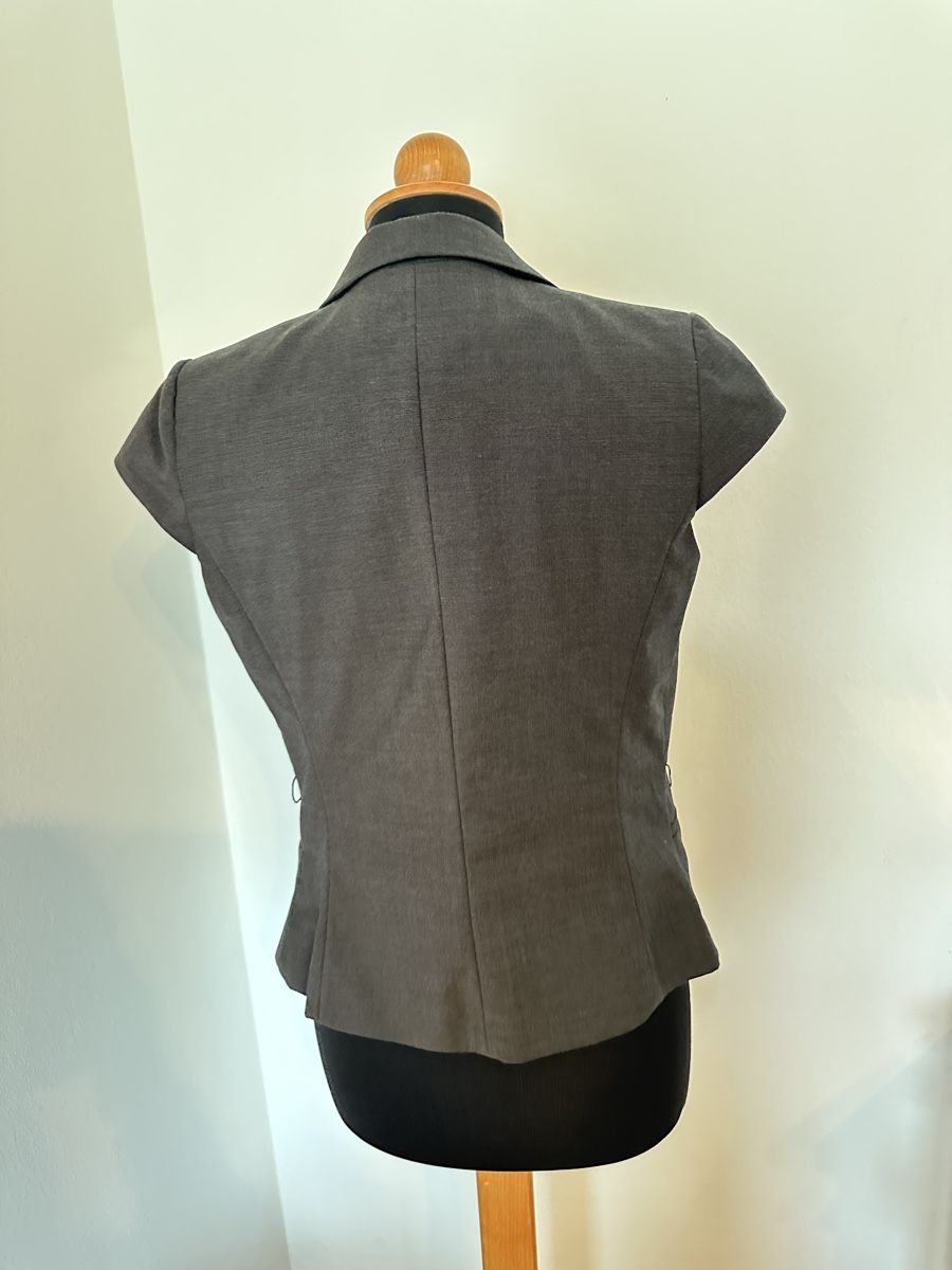 H&M Vestes: H&M short sleeve blazer – D'occasion à Murgenthal par mar_q2yf 2