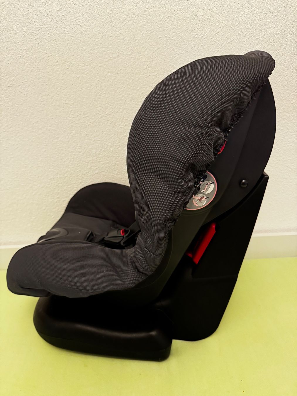 Maxi-Cosi Seggiolini per auto: Maxi-Cosi Kindersitz ohne Isofix – Usato da Grossdietwil venduto da RSW032 5