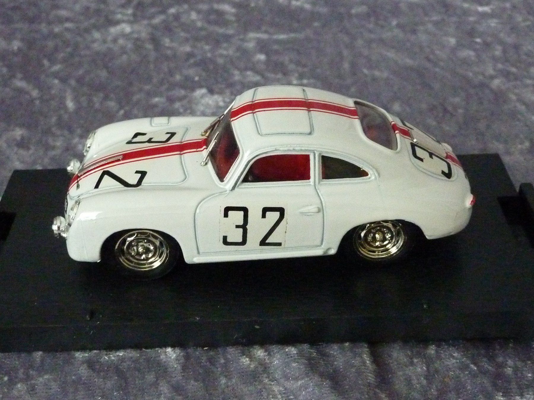 Porsche Modellini d'auto: Porsche 356 #32  1:43 – Nuovo e nell'imballaggio originale da Dürrenäsch venduto da modellautos4you 2