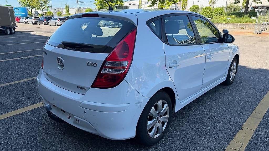 Automobili: Hyundai i30 1.6 CRDI – Usato da Zürich venduto da arm_t7gm 1