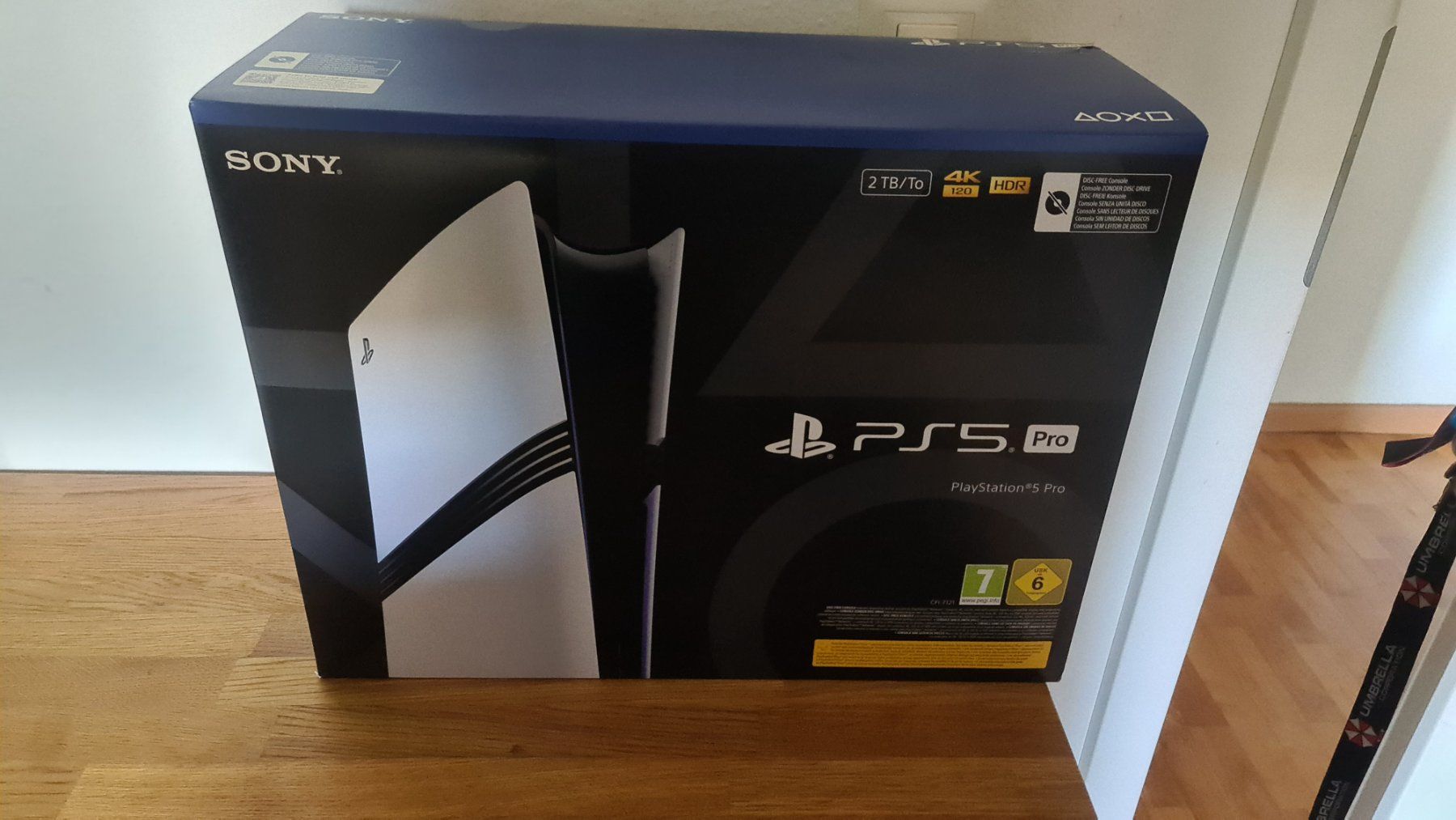 Sony Consoles: Ps5 pro + RGB 2tb + controller + alles in ovp +garantie – Neuf (Voir description) à Trimbach par Display 9