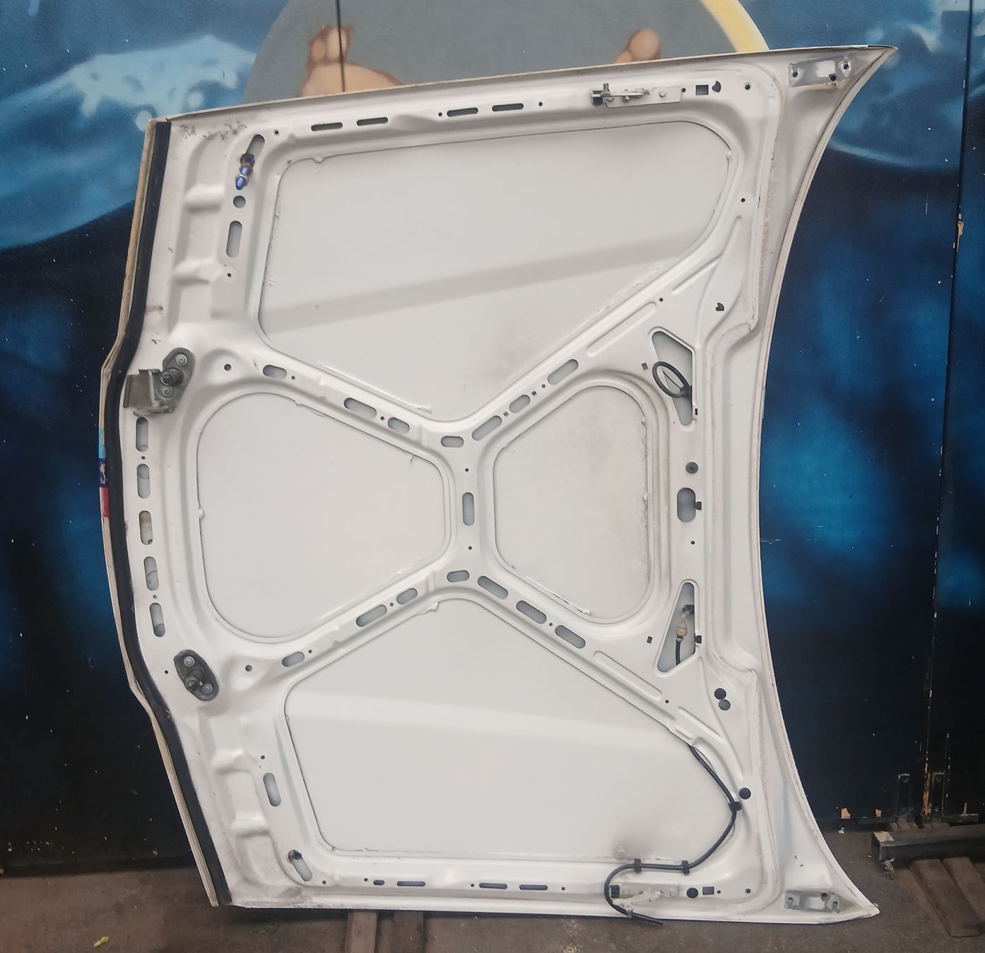 BMW Tutti pezzi di ricambio auto: Capot BMW E36 Compact  – Usato da la heutte venduto da Auto-stock 1