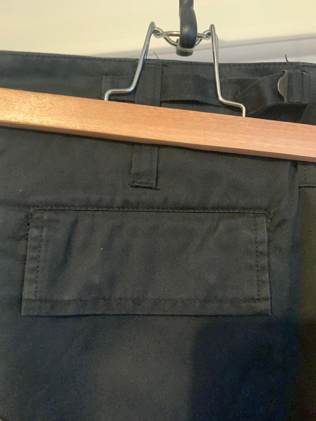 Pantaloni: Unbranded - Black workwear cargo pants – Usato da Montreux venduto da abientotleo 3