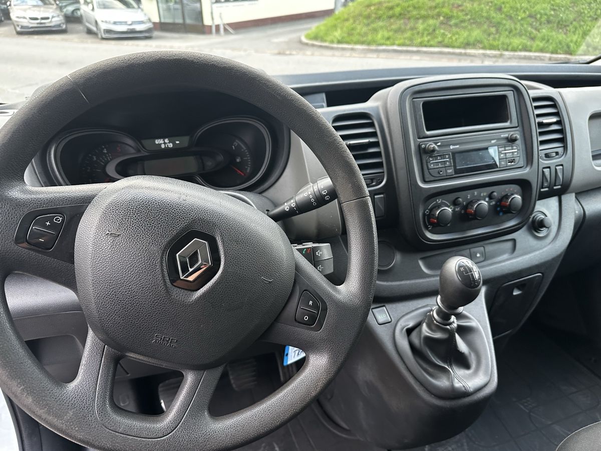 Renault Autos: Renault Trafic dCi120 / MFK 08.2026 – Gebraucht aus Luzern von Swiss-Garage 8