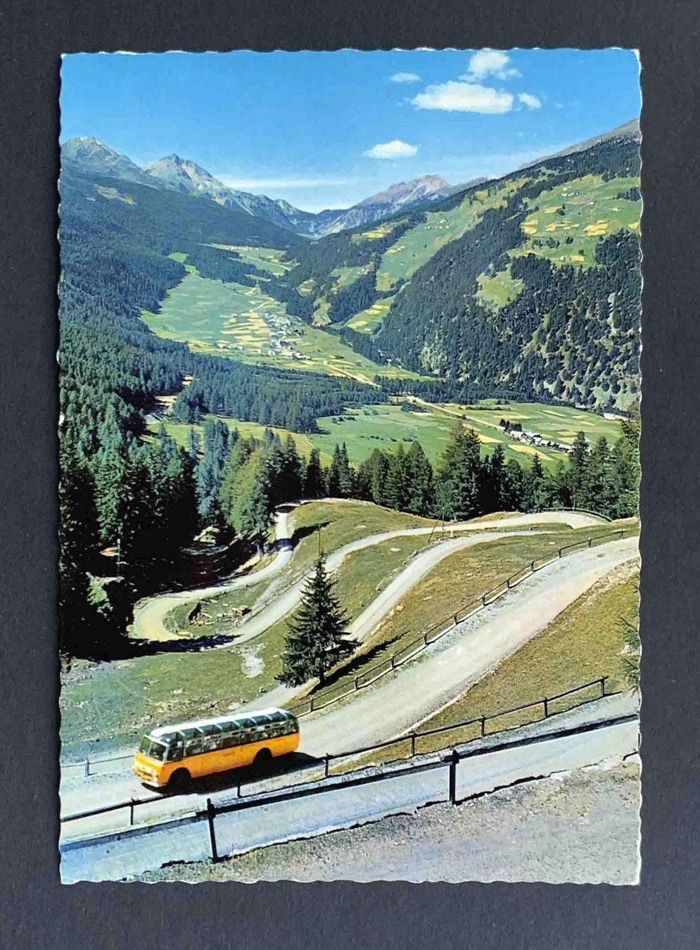 Cartes postales: AK Kehren der Umbrailstrasse Postauto – D'occasion à Goldau par artelier1