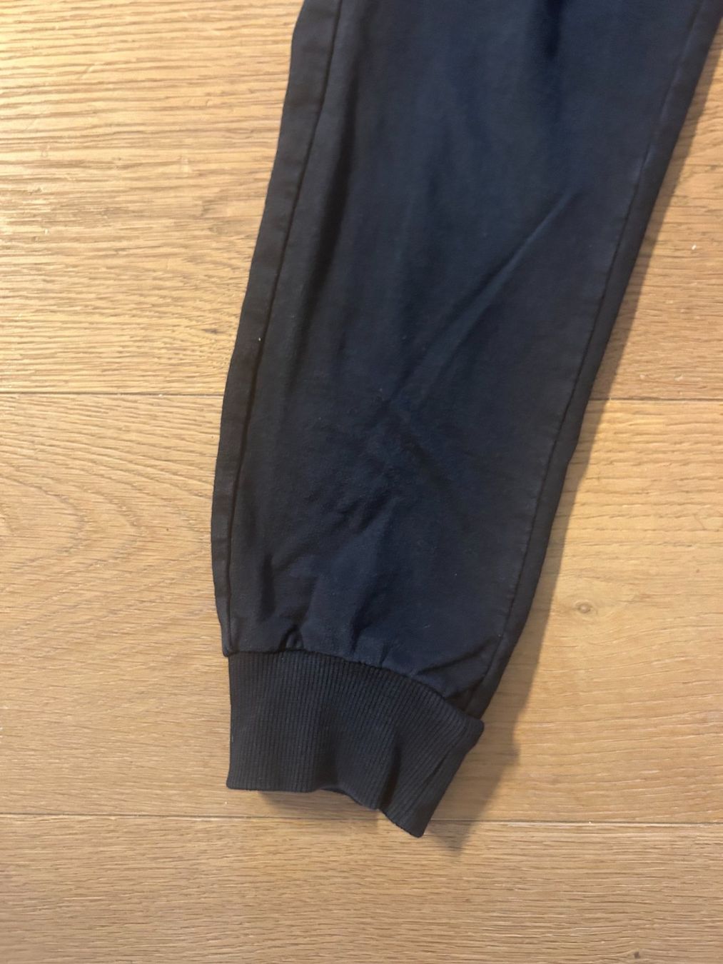 Pantaloni: Kinder- Trainerhose schwarz ALIVE 152 – Usato da Grub AR venduto da DukeStatham 1