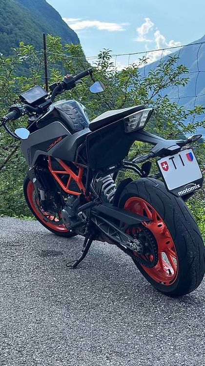 KTM Strada: KTM Duke 390 - 2023 | 35 kW| Top Zustand – Usato da Pregassona venduto da Fezno 2