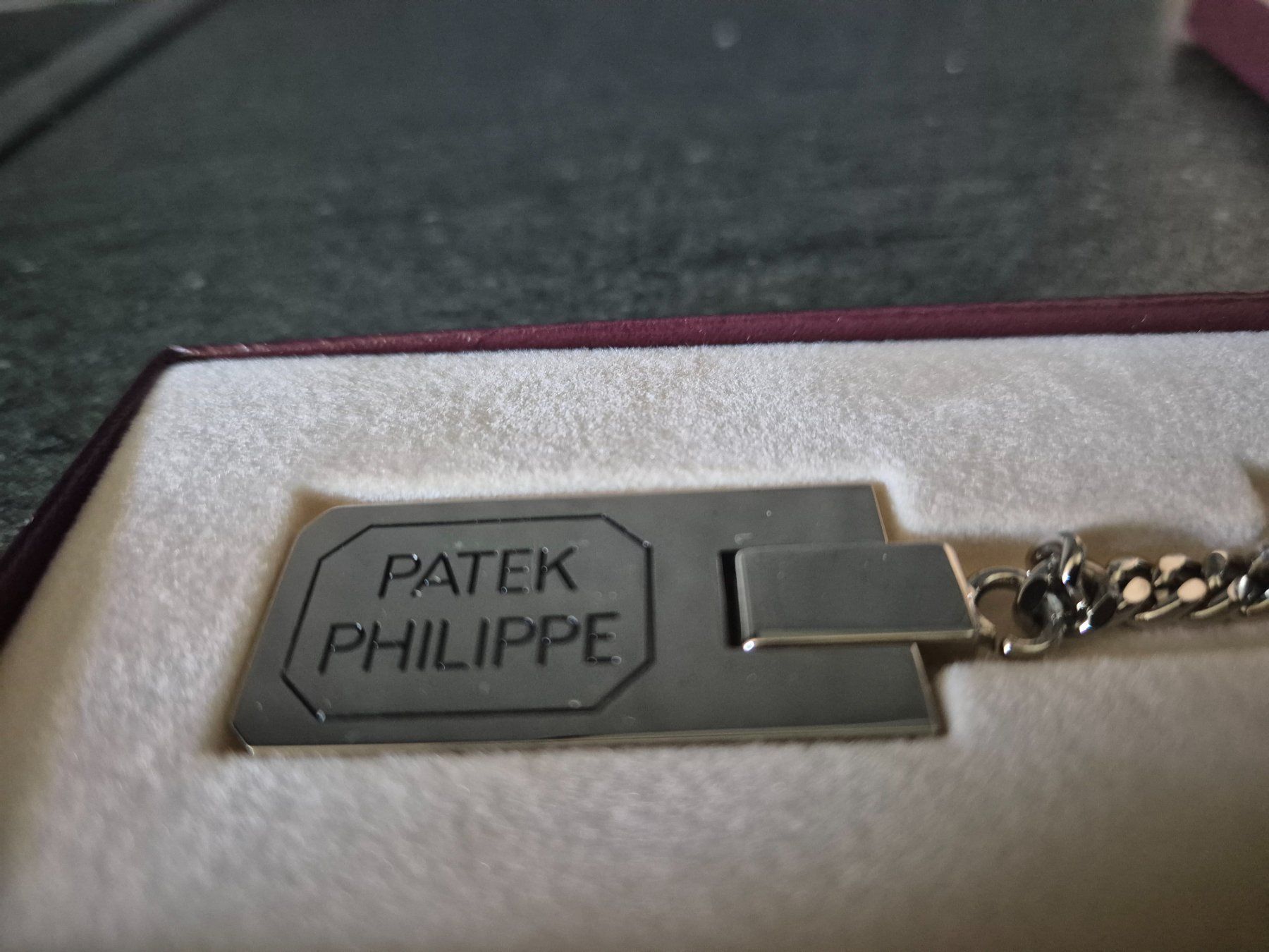 Patek Philippe Porte-clés: PATEK PHILIPPE original key ring – Neuf (Voir description) à Essertes par onezoneplay 5