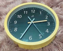 Auriol Wanduhr Quarz – Gelb/Grün, Holzoptik-Rahmen