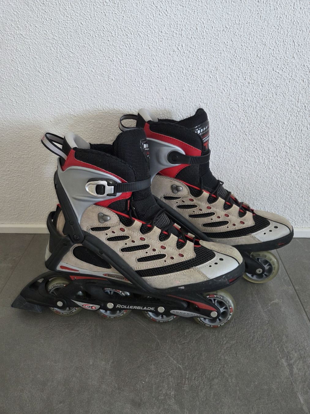 Pattini in linea & Pattini a rotelle: Rollerblade Gr 47 – Usato da Uffikon venduto da volley253 1
