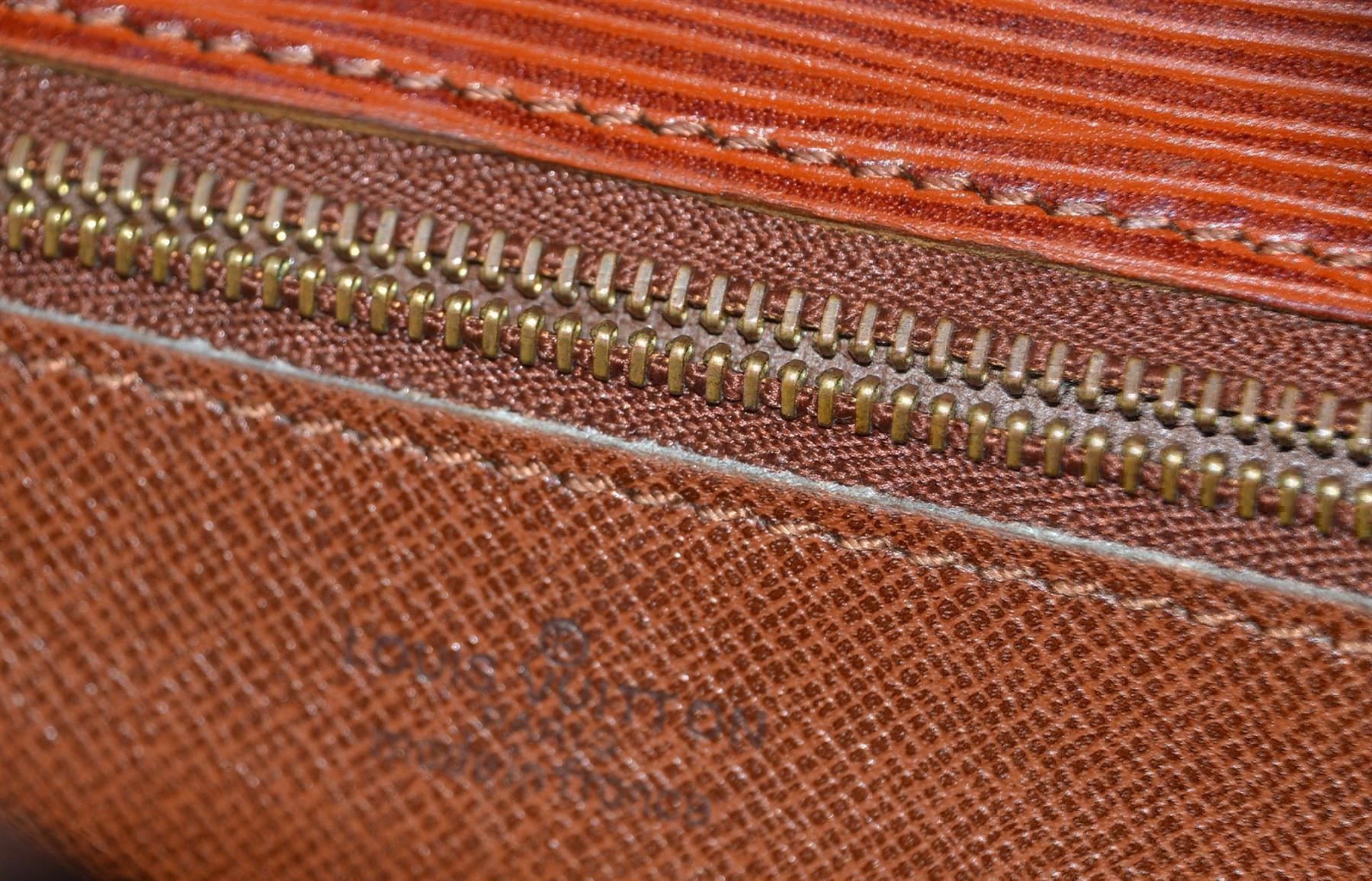 Louis Vuitton Valigie & Borse: Aktentasche / Porte-documents Louis Vuitton  Epi – Usato da Collonges venduto da Auganien 8