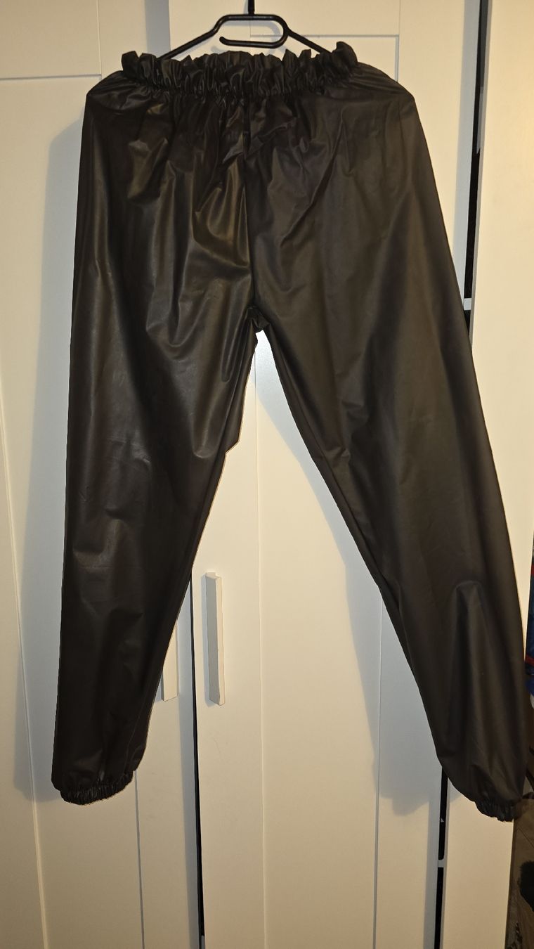 Hosen: Pvc Hose grösse M – Neu (gemäss Beschreibung) aus Amriswil von Trendymarkt