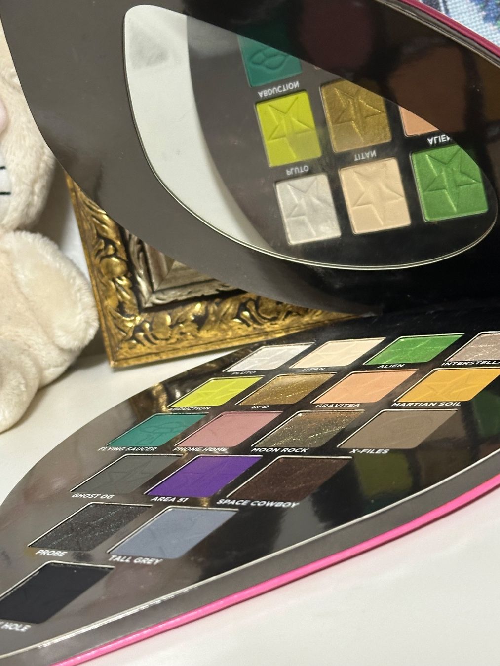 Make-up: Alien Jeffree Star Eyeshadow Palette – Usato da Basel venduto da iulia_haul 2