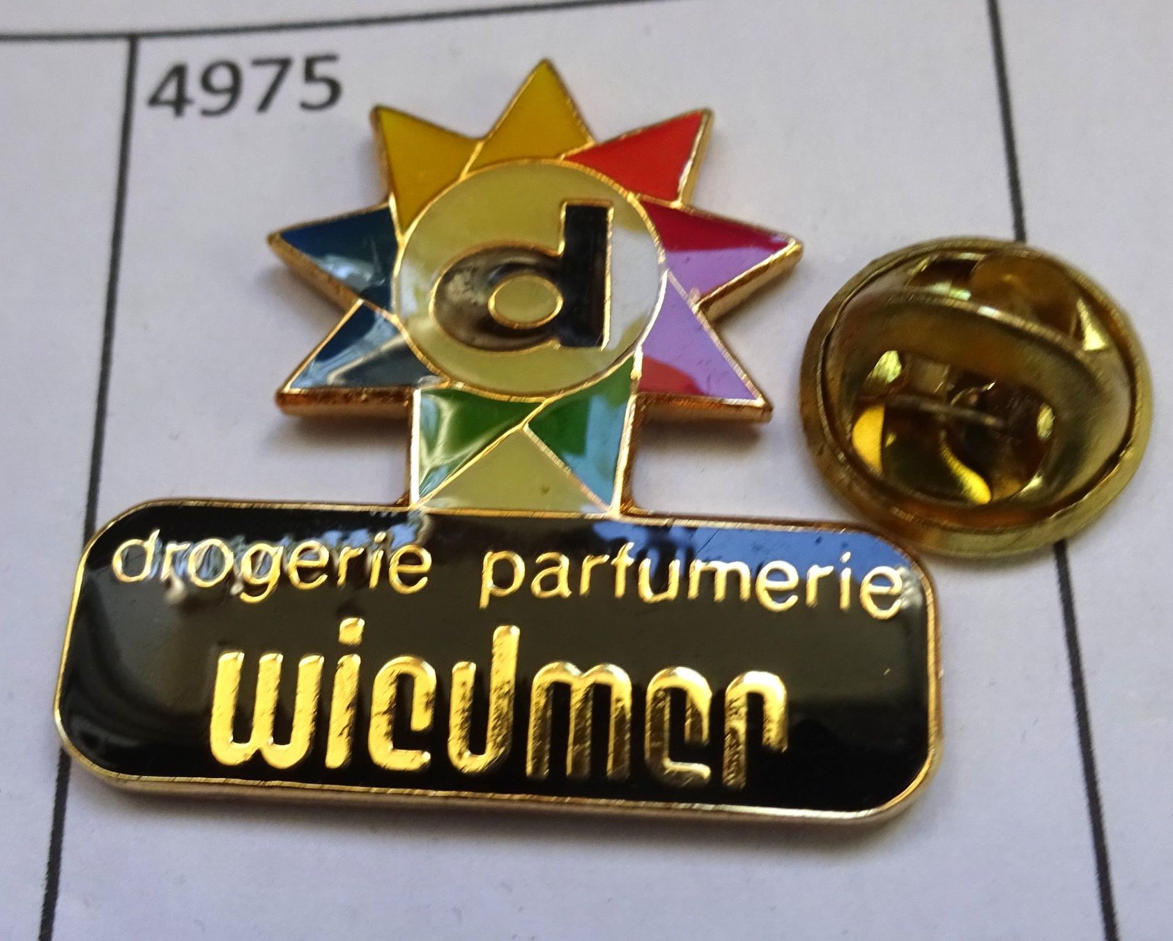 Placchette & Badge: Pin Drogerie WIEDMER – Usato da Utzenstorf venduto da BUtter81