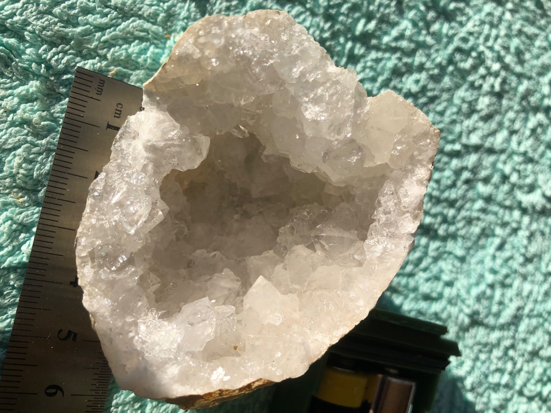 Minéraux & Lithothérapie: Géode de quartz – D'occasion à Goumoens-la-ville par sfornallaz 2