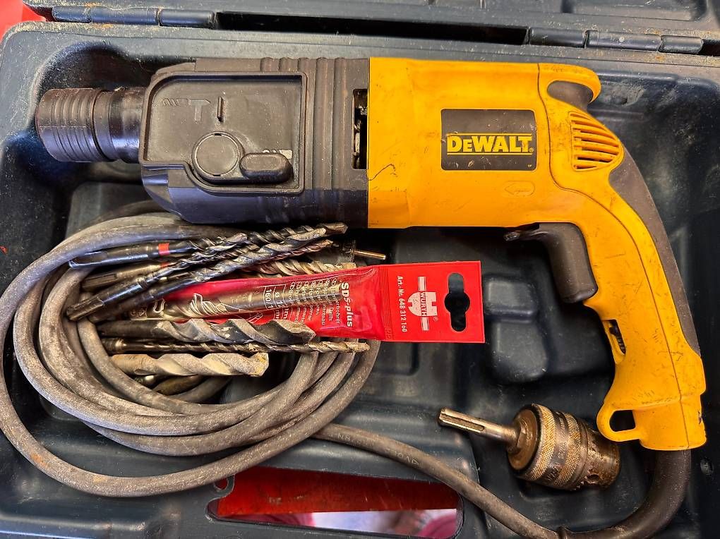 Tutti gli attrezzi: Marteau-perforateur Dewalt type 2 – Usato da Correvon venduto da EstebanEnero 3