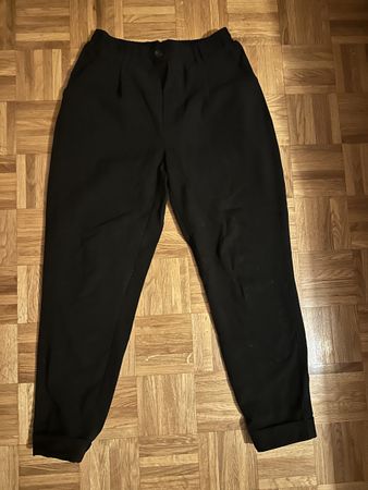 Pantalon fin Bershka taille M 
