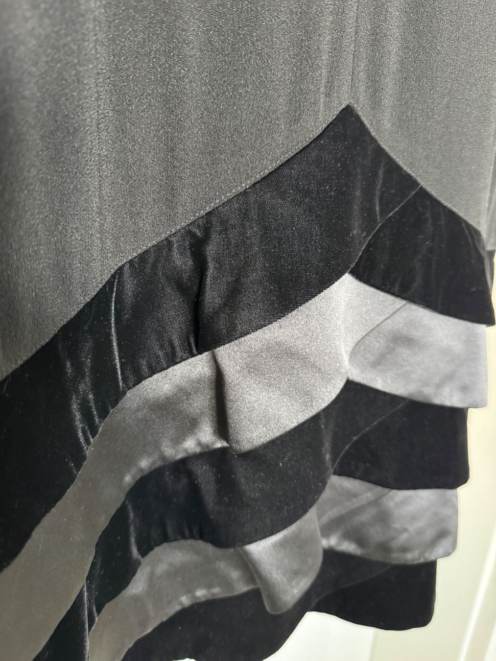 Vestiti: Sublime robe noire années 80 Louis Feraud – Usato da giffers venduto da sev_c9x9 2