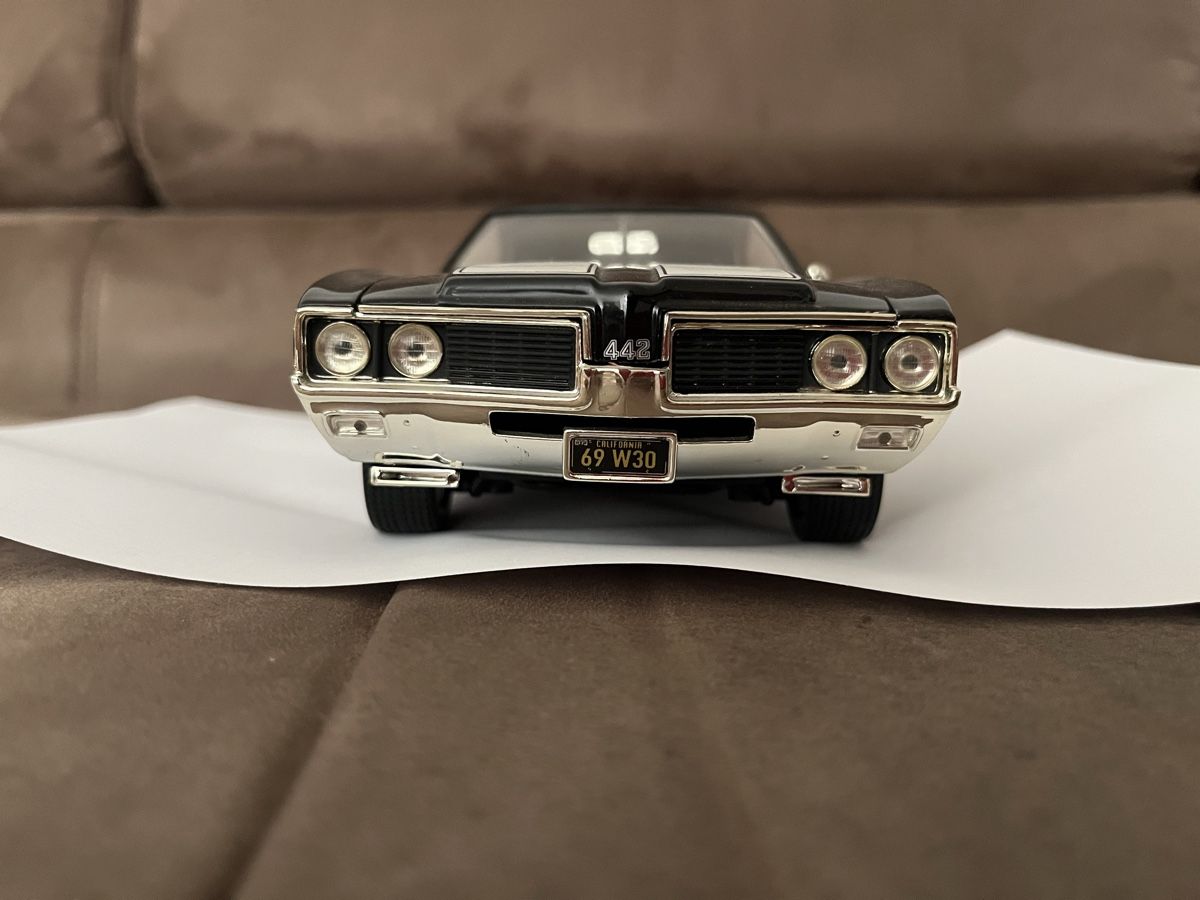 AMT/ERTL Modellini d'auto: Oldsmobile 442 de 1969, 1/18 – Usato da Saxon venduto da Kwik25 1