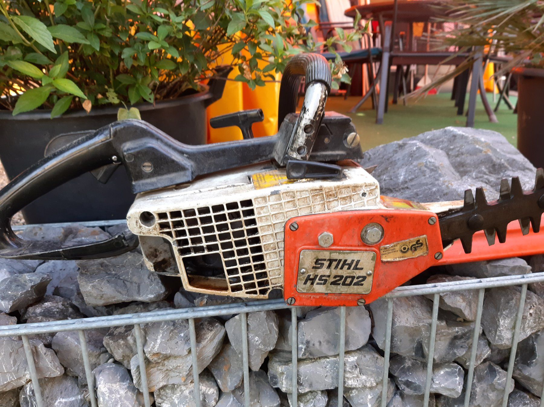 Stihl Tutti gli attrezzi: Ältere Stihl Motor-Heckenschere – Usato da Schlatt TG venduto da Lumpel 2