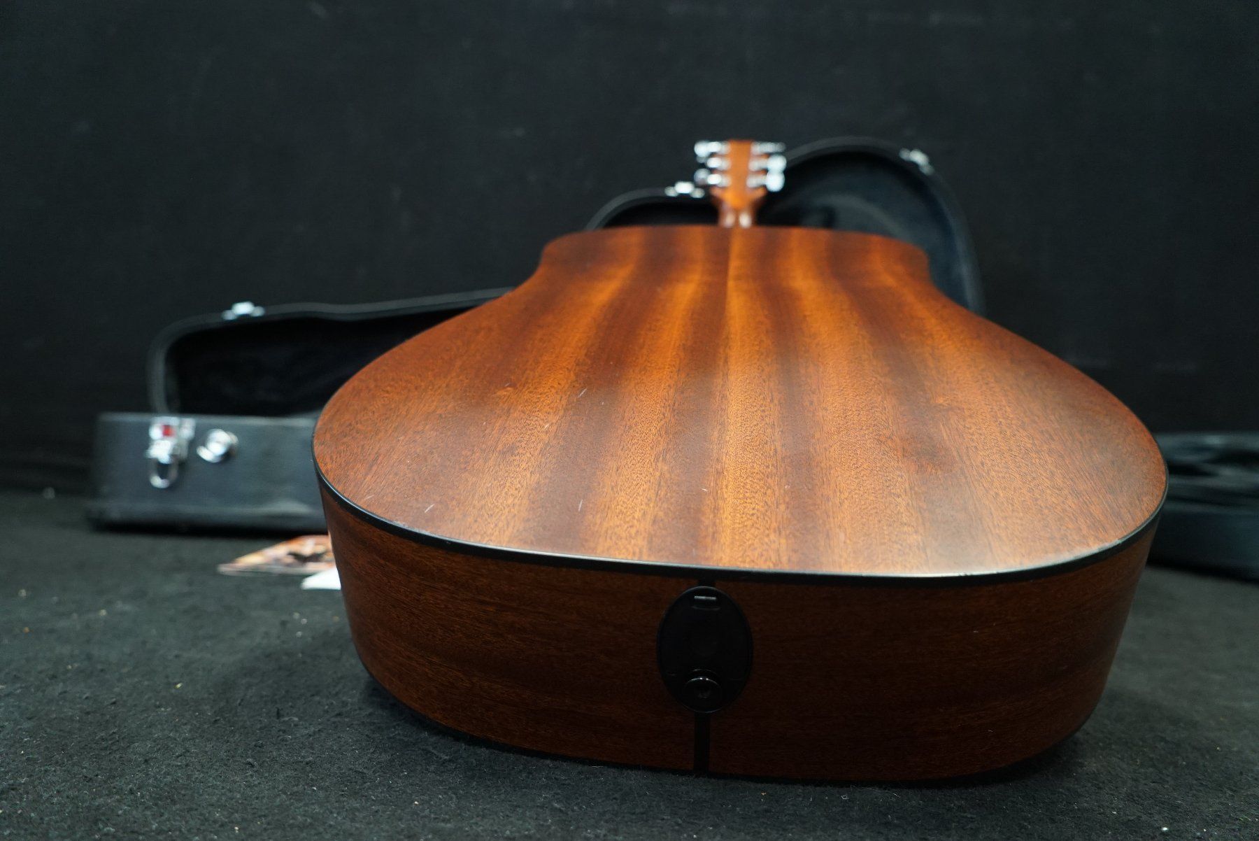 Taylor Strumenti musicali: Taylor 320e Baritone SLTD Limited Edition mit Koffer – Usato da Ortschwaben venduto da Musictrade 8