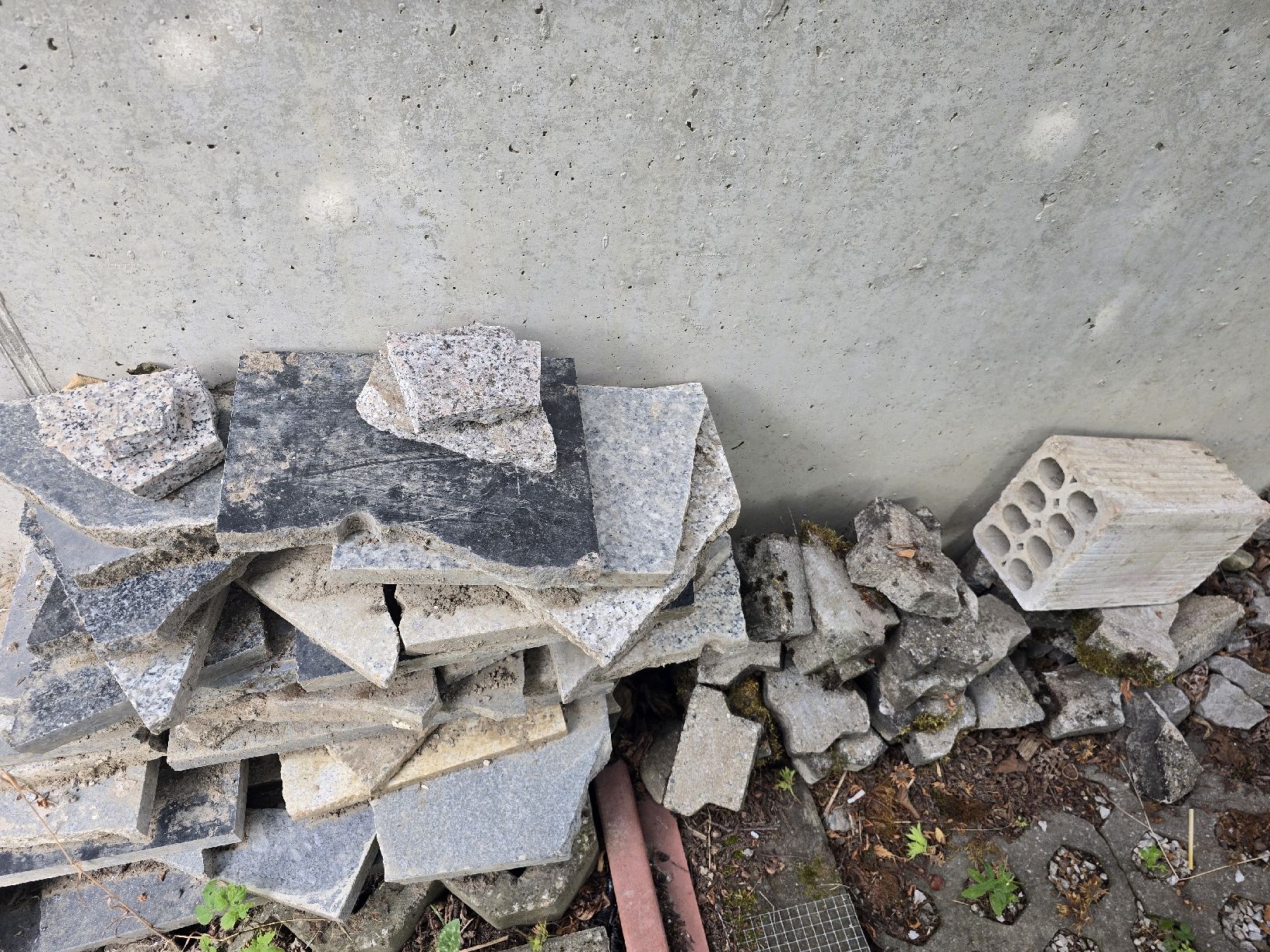 Rivestimenti per pavimenti: Gartenprojekt Herbst: Bruchstein Platten Granit – Usato da St. Ursen venduto da fitmacher1