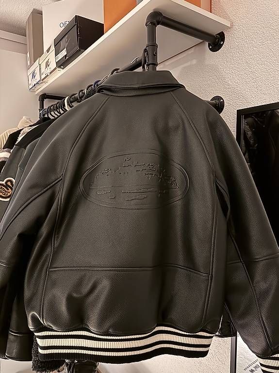 Giacche: Corteiz Skydive Jacke – Usato da Romanshorn venduto da sil_6qc6 1