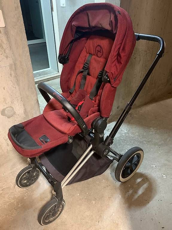 Cybex Carrozzine: Lot Poussette Siège auto, Porte bébé – Usato da Lausanne venduto da dav_z9y8