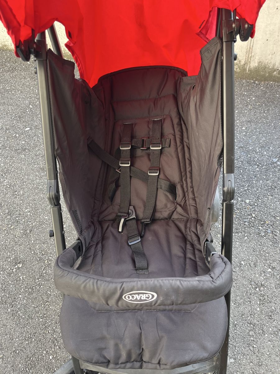 Kinderwagen: Kinderwagen Graco rot / schwarz – Gebraucht aus Untervaz von Aina21 2
