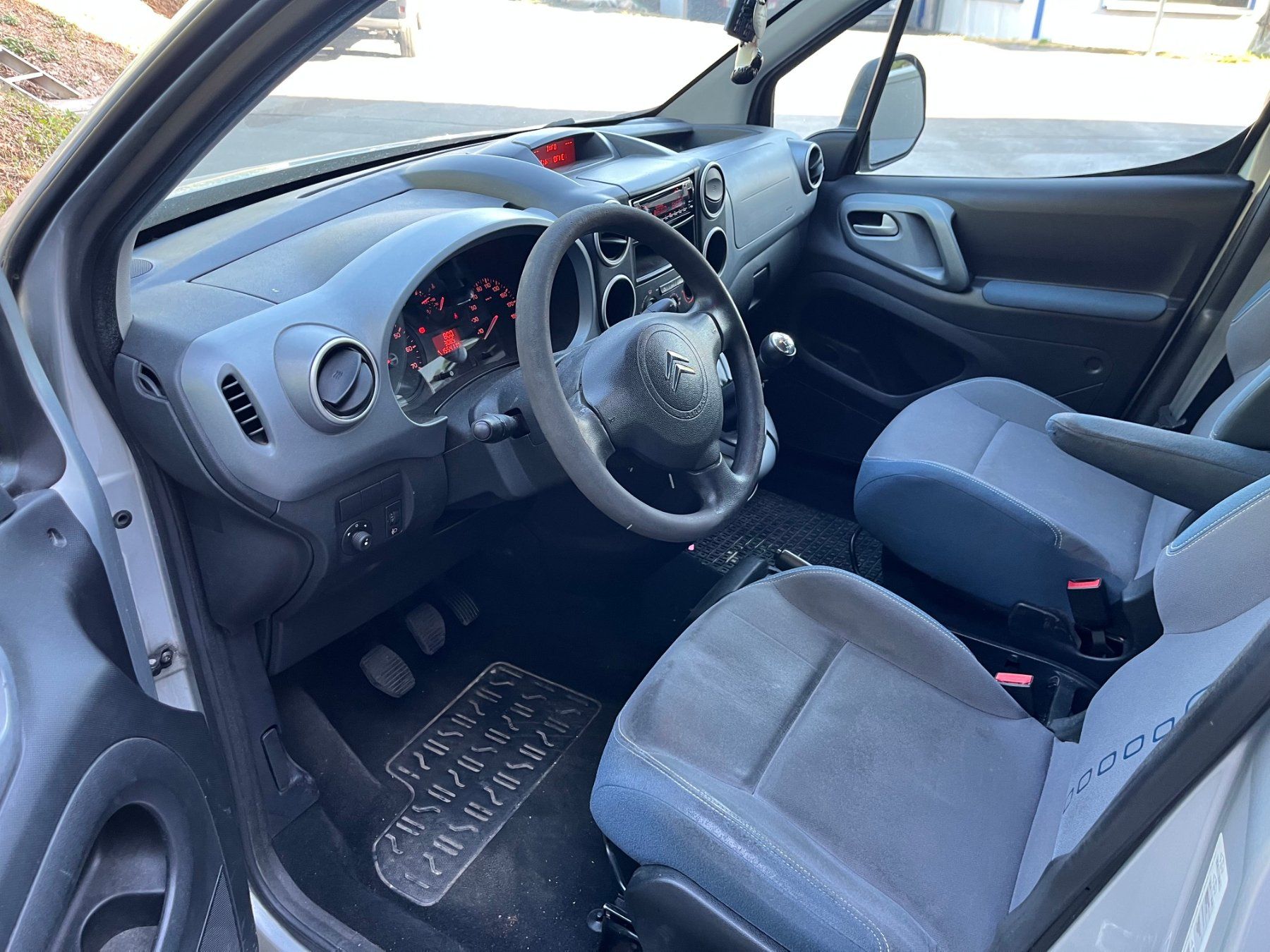Citroën Automobili: Citroen Berlingo 1.6 HDi – Usato da Büetigen venduto da toumes 4