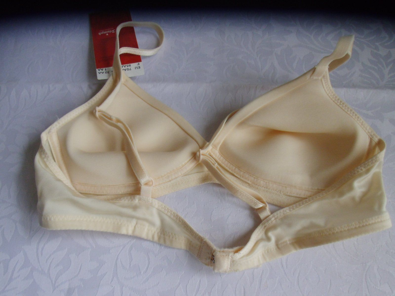 Triumph Sonstige Unterwäsche: BH 70 AA von Triumph, beige, **NEU** – Neu und originalverpackt aus Walenstadt von Pluisa 4
